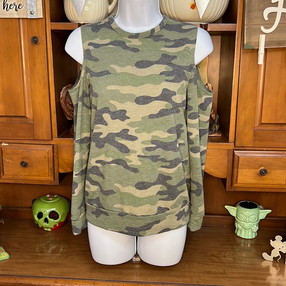 TMG Camo Cold Shoulder Blouse - Picture 2 of 6